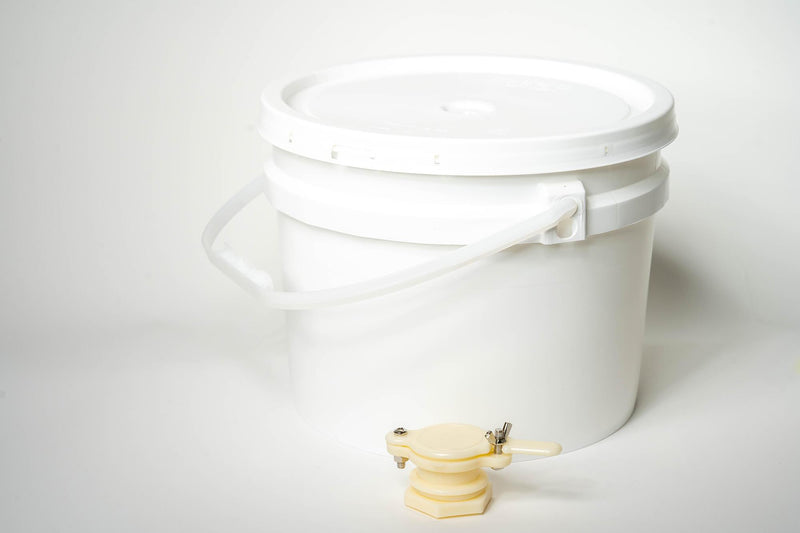 Plastic Tub - 15kg c/w lid and honey gate